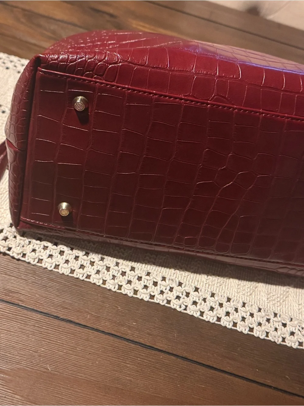 Women's Croc-Embossed Satchel Handbag - Wine Red